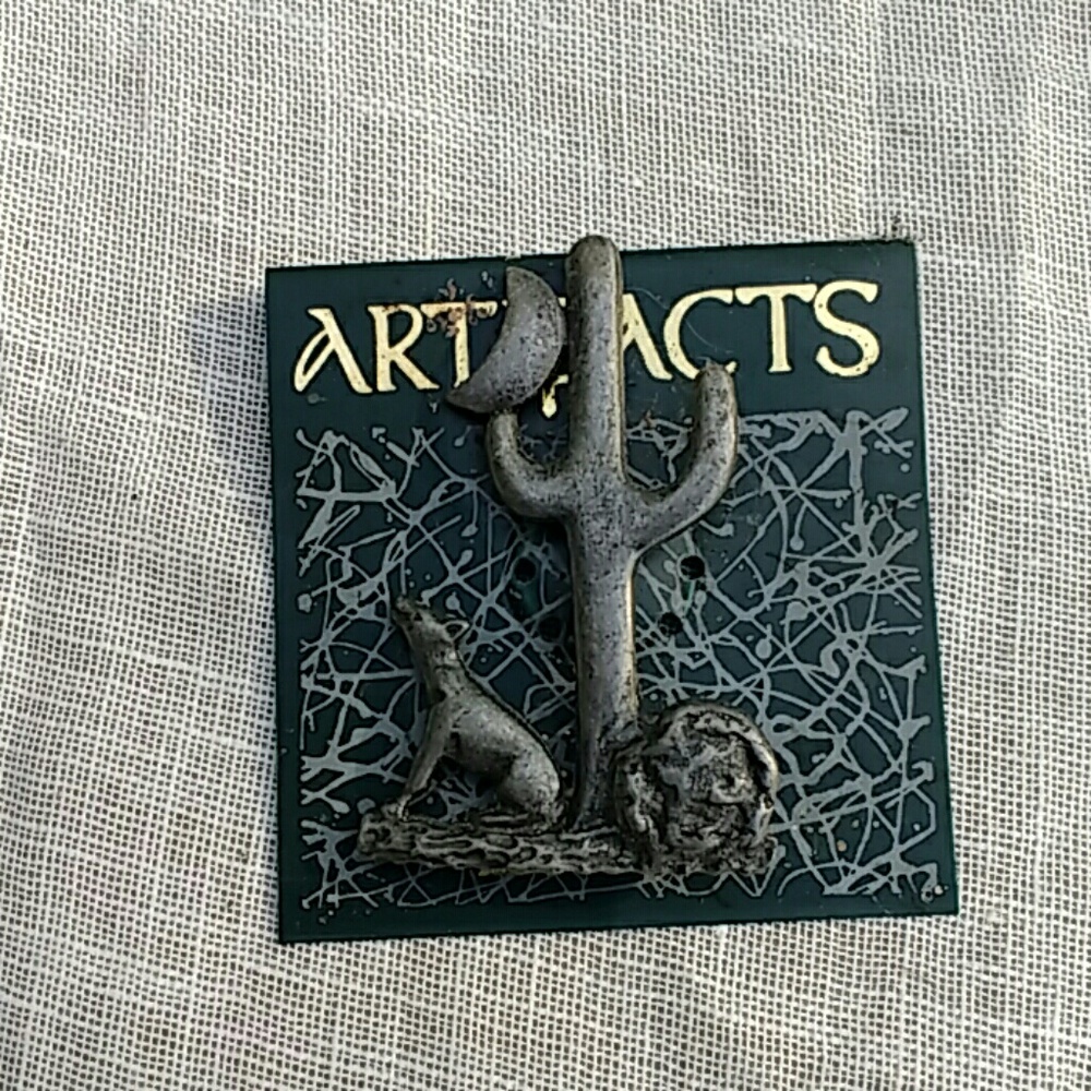 Artifacts Silver Wolf/Moon/Cactus Brooch